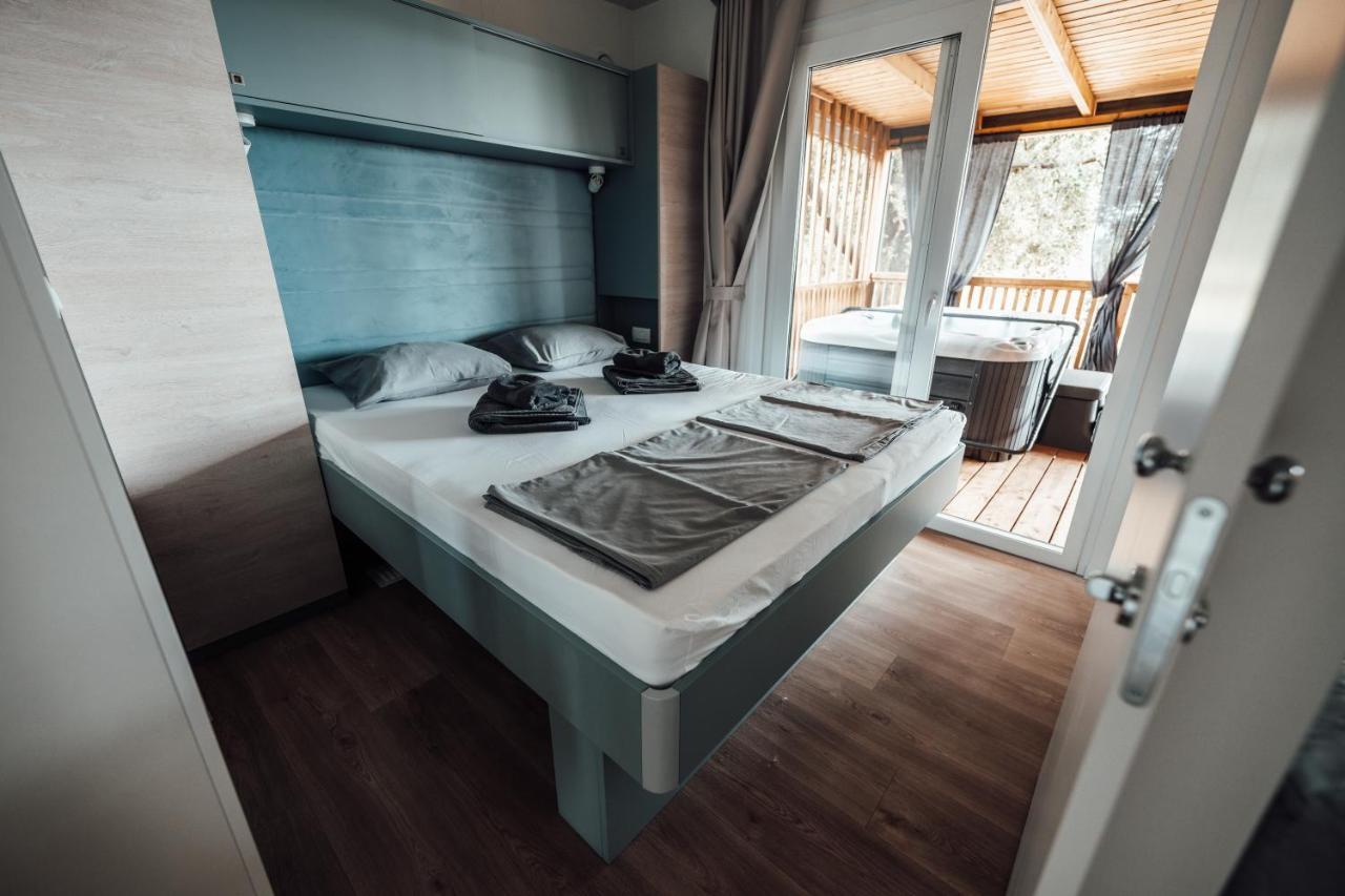 Sea House Shade, Pool & Jacuzzi - Privilege Point Camping & Villas Selce Exterior photo